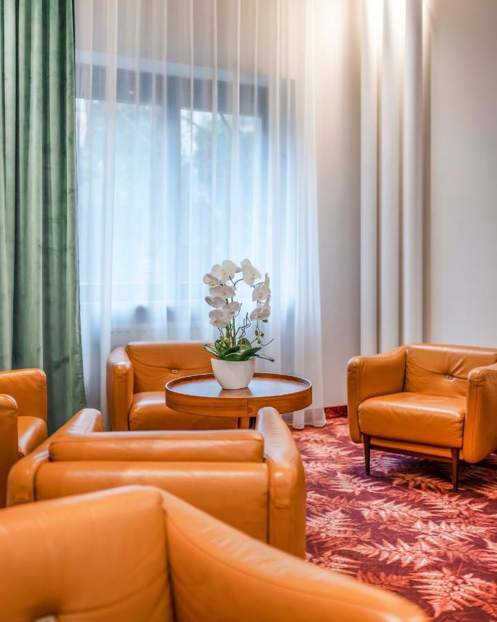 Hotel H12**** Krakau Buitenkant foto