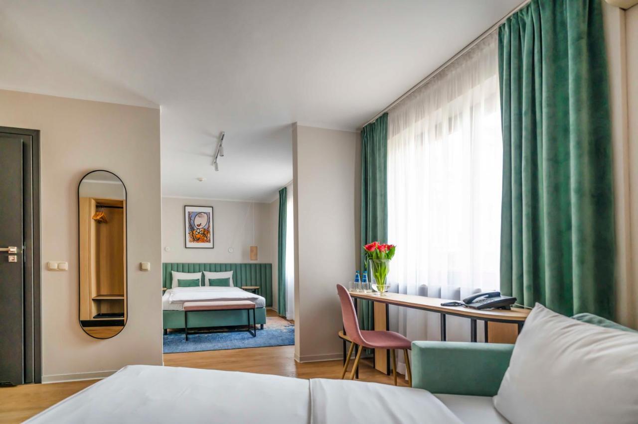 Hotel H12**** Krakau Buitenkant foto